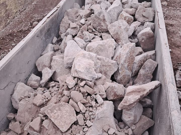 Kamyon kasasında blokaj taşı